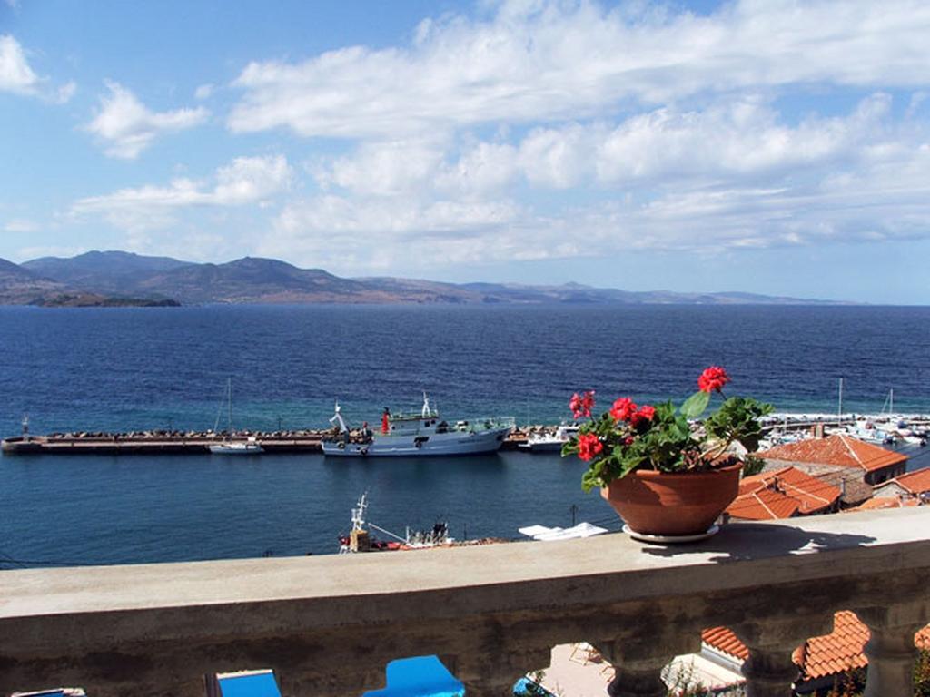 ミシナ V. Molova, Molyvos, Lesvosヴィラ エクステリア 写真
